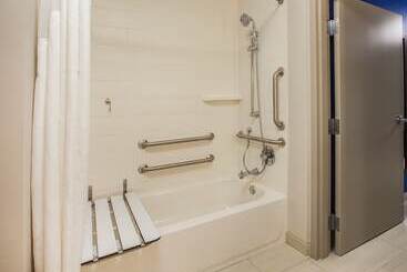 هتل Holiday Inn Express Redding North, An Ihg