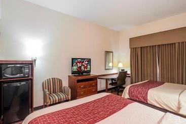 Отель Augusta West