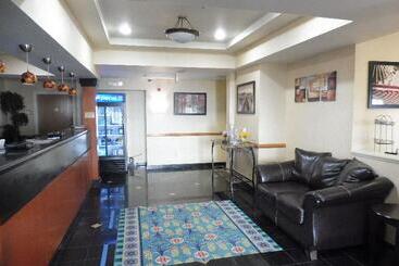 هتل Red Roof Inn & Suites Galloway