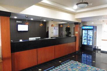 هتل Red Roof Inn & Suites Galloway