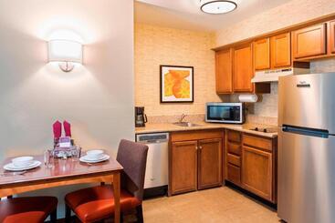 هتل Residence Inn Huntsville
