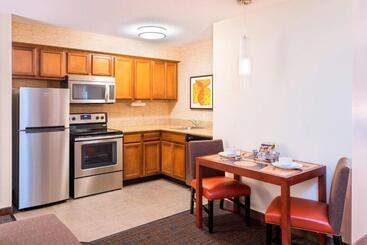 هتل Residence Inn Huntsville