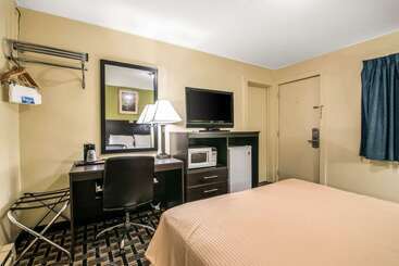 هتل Rodeway Inn