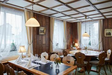 בית מלון כפרי & Spezialitatenrestaurant Zur Linde
