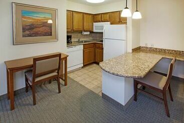 هتل Staybridge Suites Lincoln I 80, An Ihg