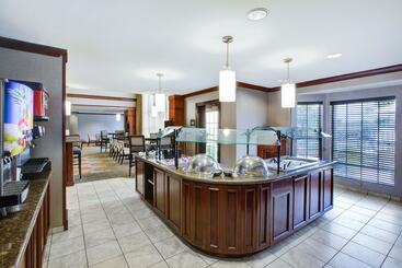 هتل Staybridge Suites Louisville   East, An Ihg