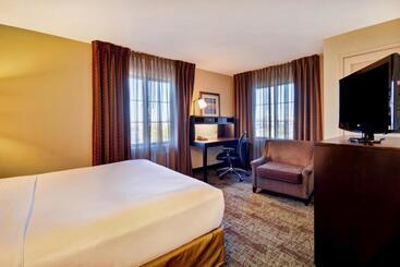 هتل Staybridge Suites Madison East, An Ihg