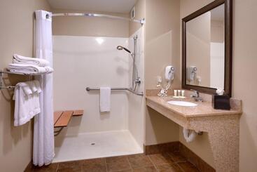 هتل Staybridge Suites Peoria Downtown, An Ihg