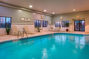 هتل Staybridge Suites Peoria Downtown, An Ihg