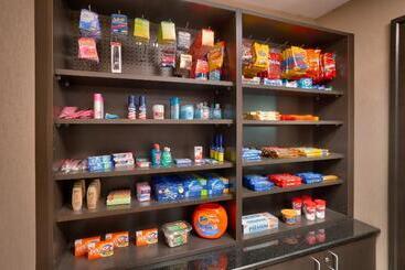 هتل Staybridge Suites Peoria Downtown, An Ihg