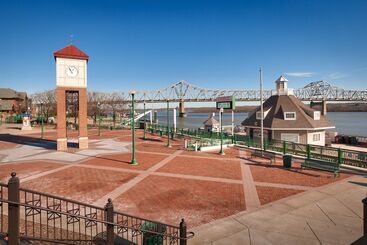 هتل Staybridge Suites Peoria Downtown, An Ihg