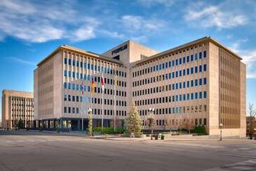 هتل Staybridge Suites Peoria Downtown, An Ihg