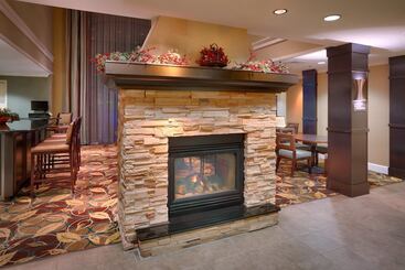 هتل Staybridge Suites Peoria Downtown, An Ihg