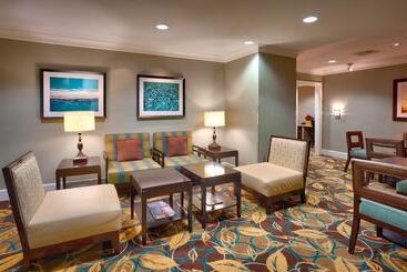 هتل Staybridge Suites Peoria Downtown, An Ihg