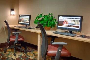 هتل Staybridge Suites Peoria Downtown, An Ihg