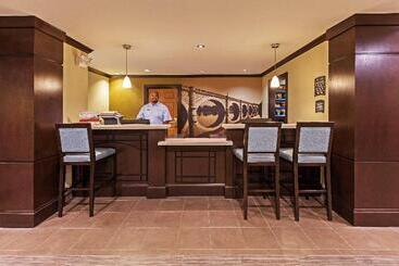 هتل Staybridge Suites Tulsa Woodland Hills, An Ihg
