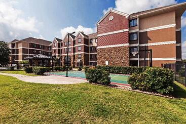 هتل Staybridge Suites Tulsa Woodland Hills, An Ihg
