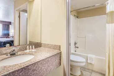 ホテル Super 8 By Wyndham San Antonio At I10