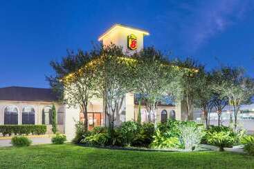 ホテル Super 8 By Wyndham San Antonio At I10