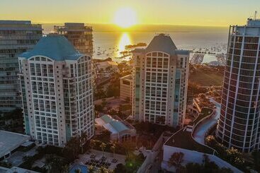 هتل The Ritzcarlton Coconut Grove, Miami