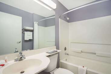 Microtel Inn Bowling Green