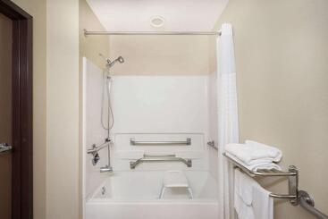 Microtel Inn Bowling Green