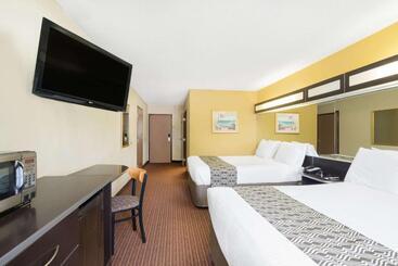Microtel Inn Bowling Green