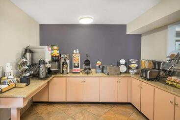 Microtel Inn Bowling Green