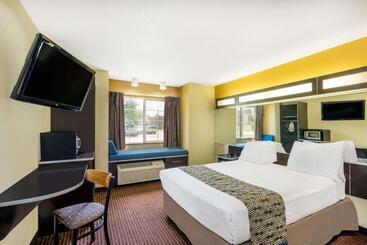 Microtel Inn Bowling Green