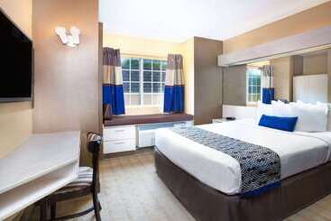 Microtel Inn And Suites Lafayette