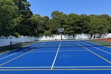 مُتل Sunbird Cape Cod Resort
