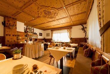Garni Hotel Geier
