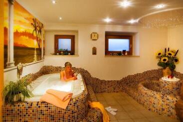 Garni Hotel Geier