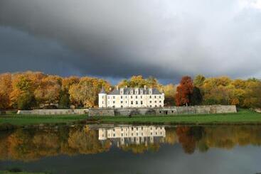 هتل Chateau Des Arpentis