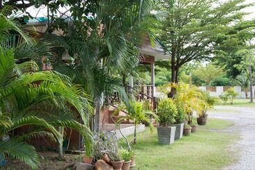 هتل Chum Phae Lagoon Resort