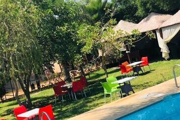 פנסיון Auberge Redaland