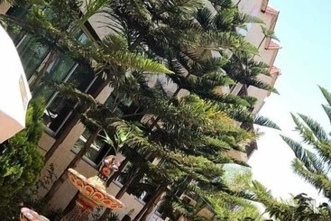 פנסיון Auberge Redaland
