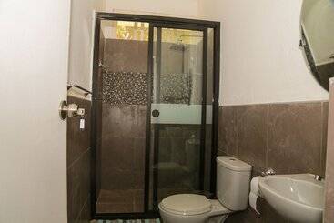 پانسیون Yaku Eco House