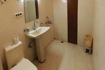 Wowstayz Hotel Sapphire