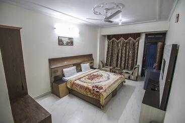 Wowstayz Hotel Sapphire