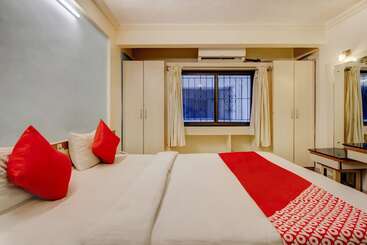 Capital O 40904 Hotel Satish Executive
