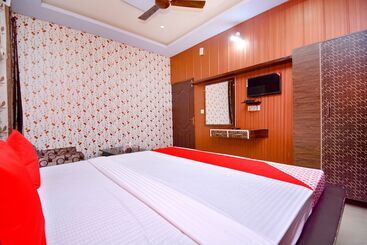 فندق Palace Plaza By Oyo Rooms