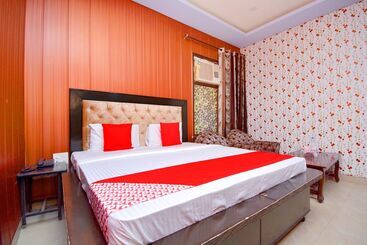 فندق Palace Plaza By Oyo Rooms