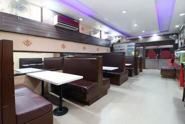 هتل Singh's 11 By Oyo Rooms