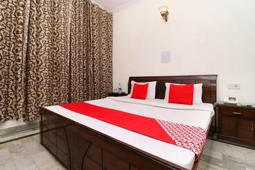 酒店 Singh's 11 By Oyo Rooms