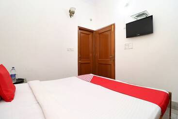 酒店 Singh's 11 By Oyo Rooms