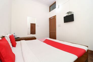 酒店 Singh's 11 By Oyo Rooms