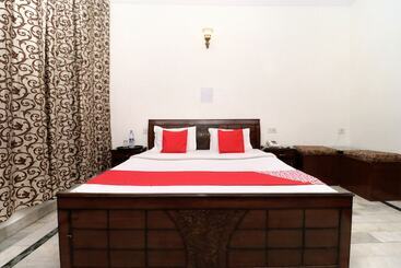 酒店 Singh's 11 By Oyo Rooms
