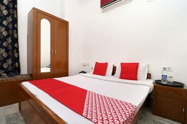 酒店 Singh's 11 By Oyo Rooms