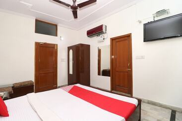 هتل Singh's 11 By Oyo Rooms